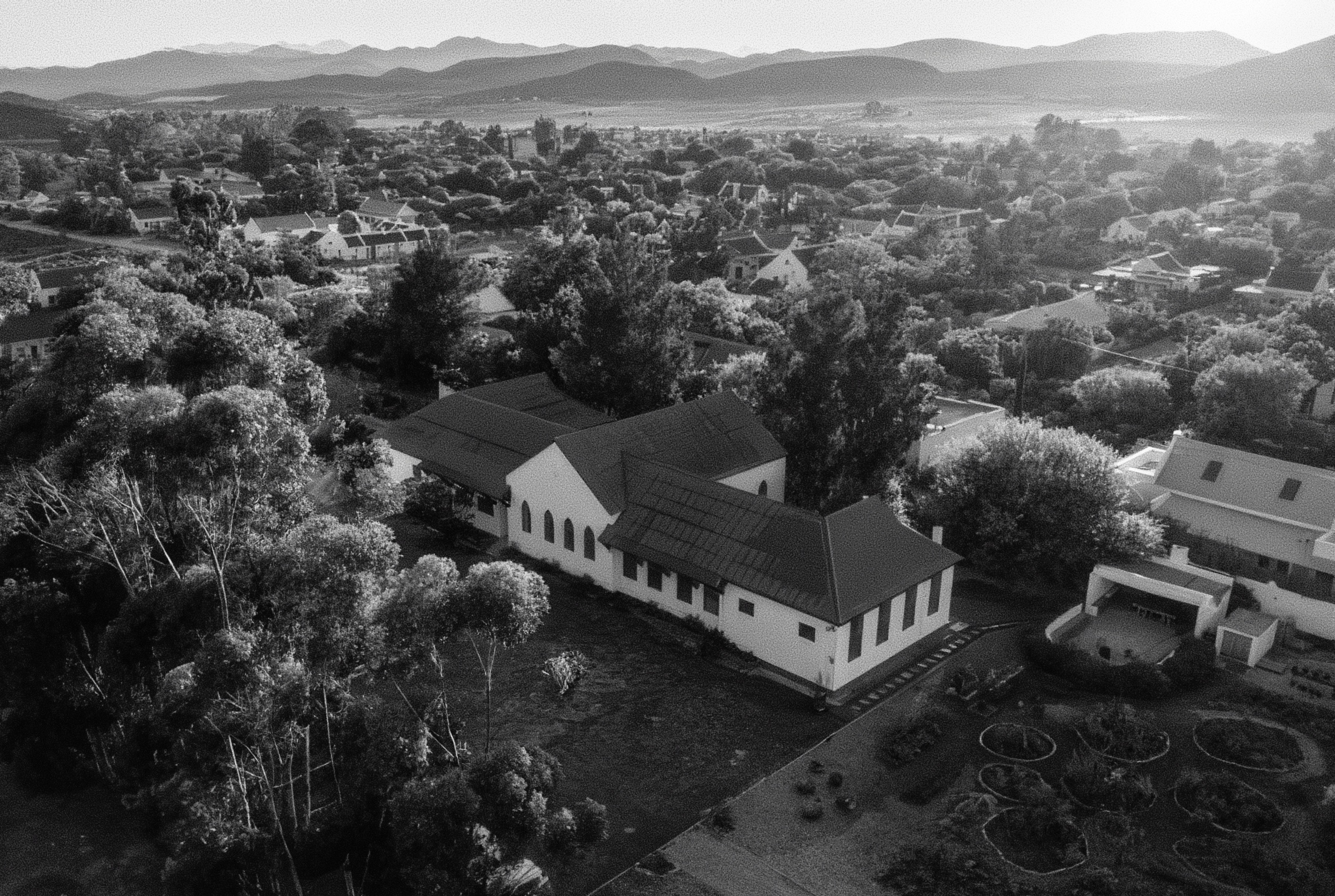 Lugfoto van The Old School in McGregor